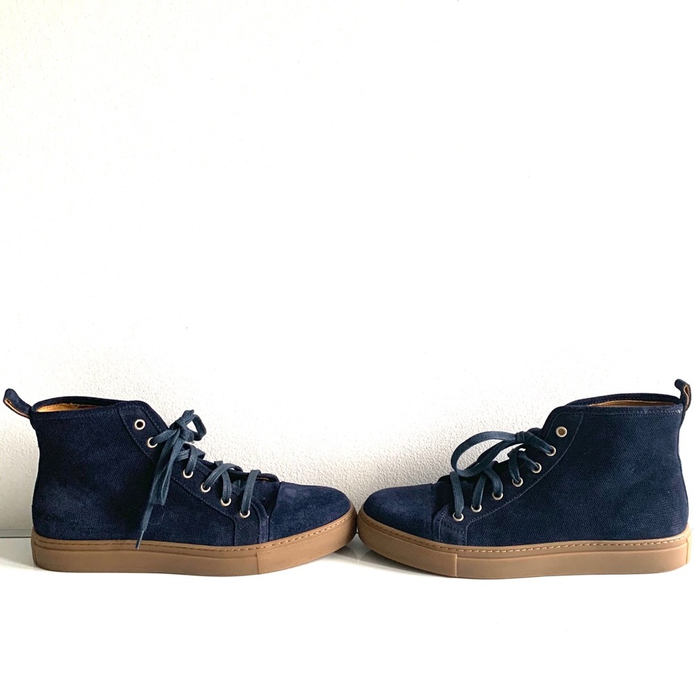 NWOT, Blue Suede, Gum Sole, Cap Toe, High Tops - Picture 3 of 8
